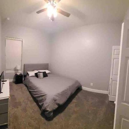 Entire House-Comfy/Close To Downtown/Ybor 탬파 외부 사진