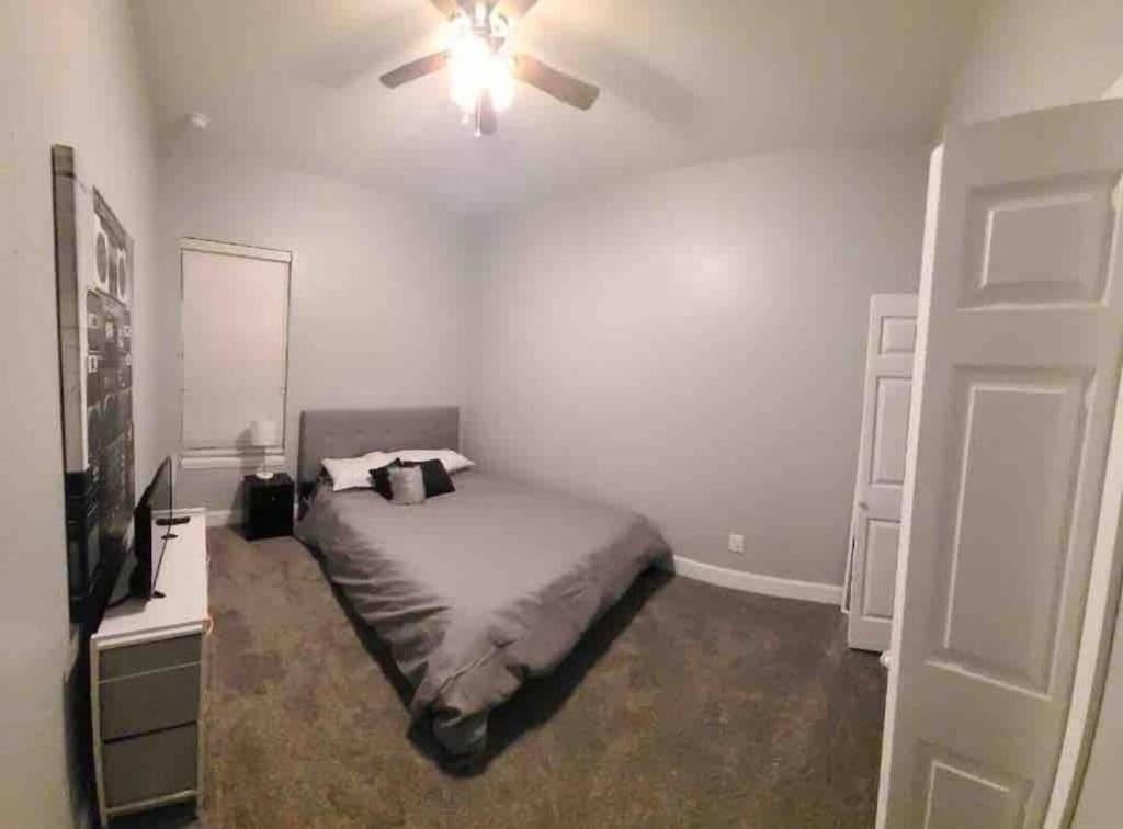 Entire House-Comfy/Close To Downtown/Ybor 탬파 외부 사진