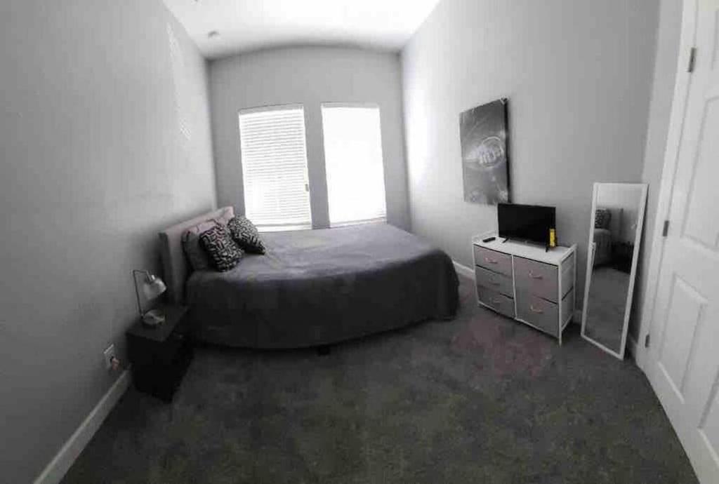 Entire House-Comfy/Close To Downtown/Ybor 탬파 외부 사진
